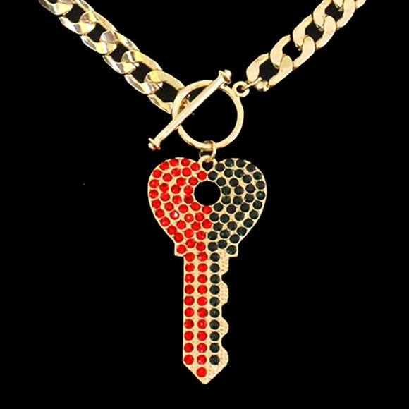 Rhinestone heart key shaped necklace - Picture 2 of 3